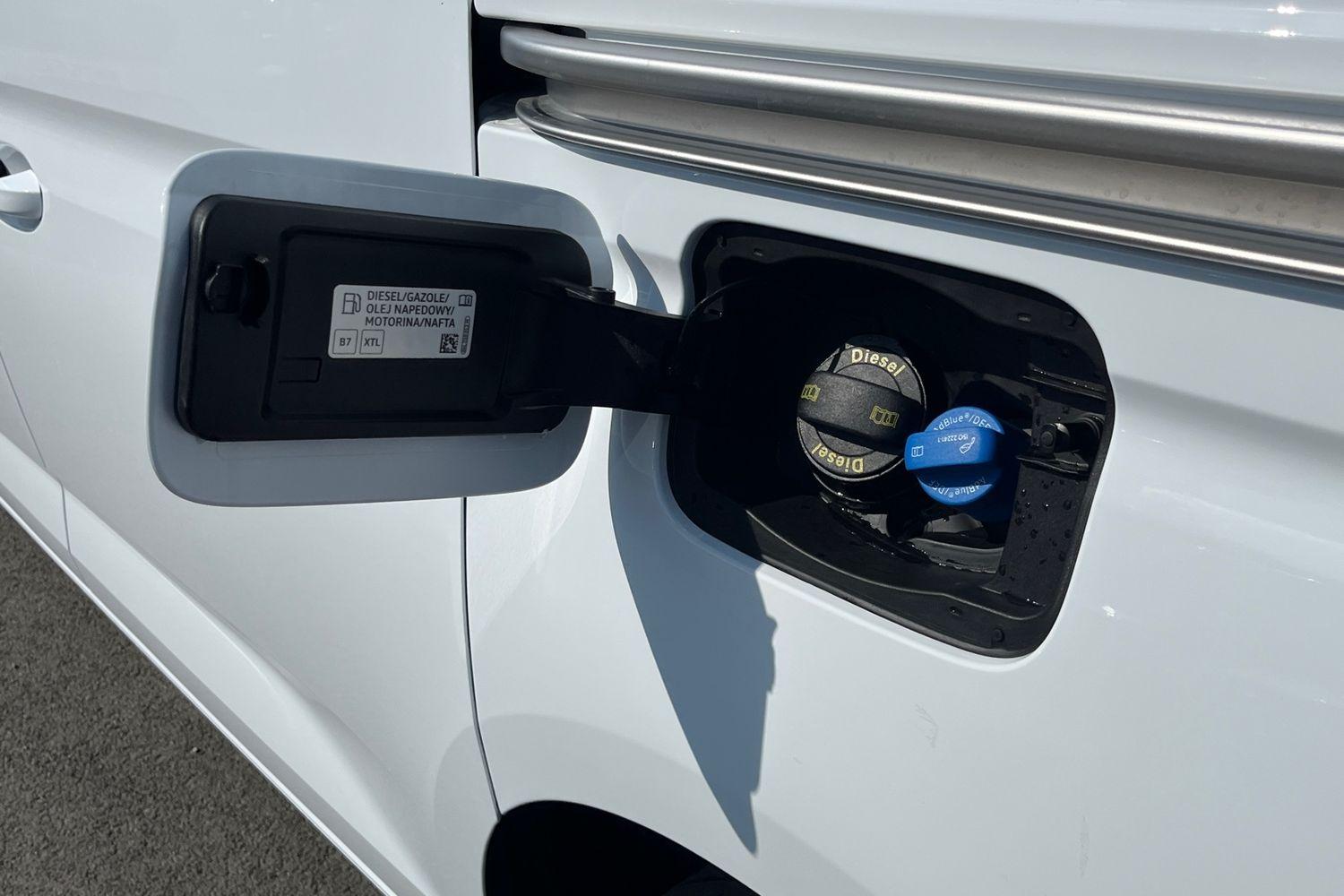 Ford TRANSIT CONNECT Photo 33