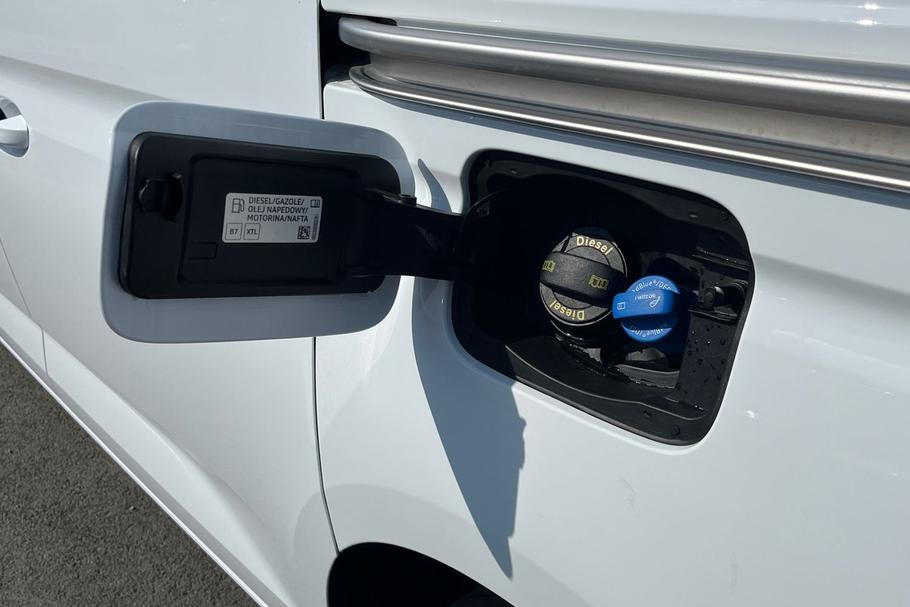 Used Ford TRANSIT CONNECT BG75DRZ 34