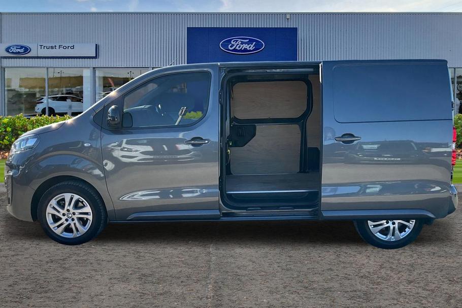 Used VAUXHALL VIVARO EA72JCZ 5