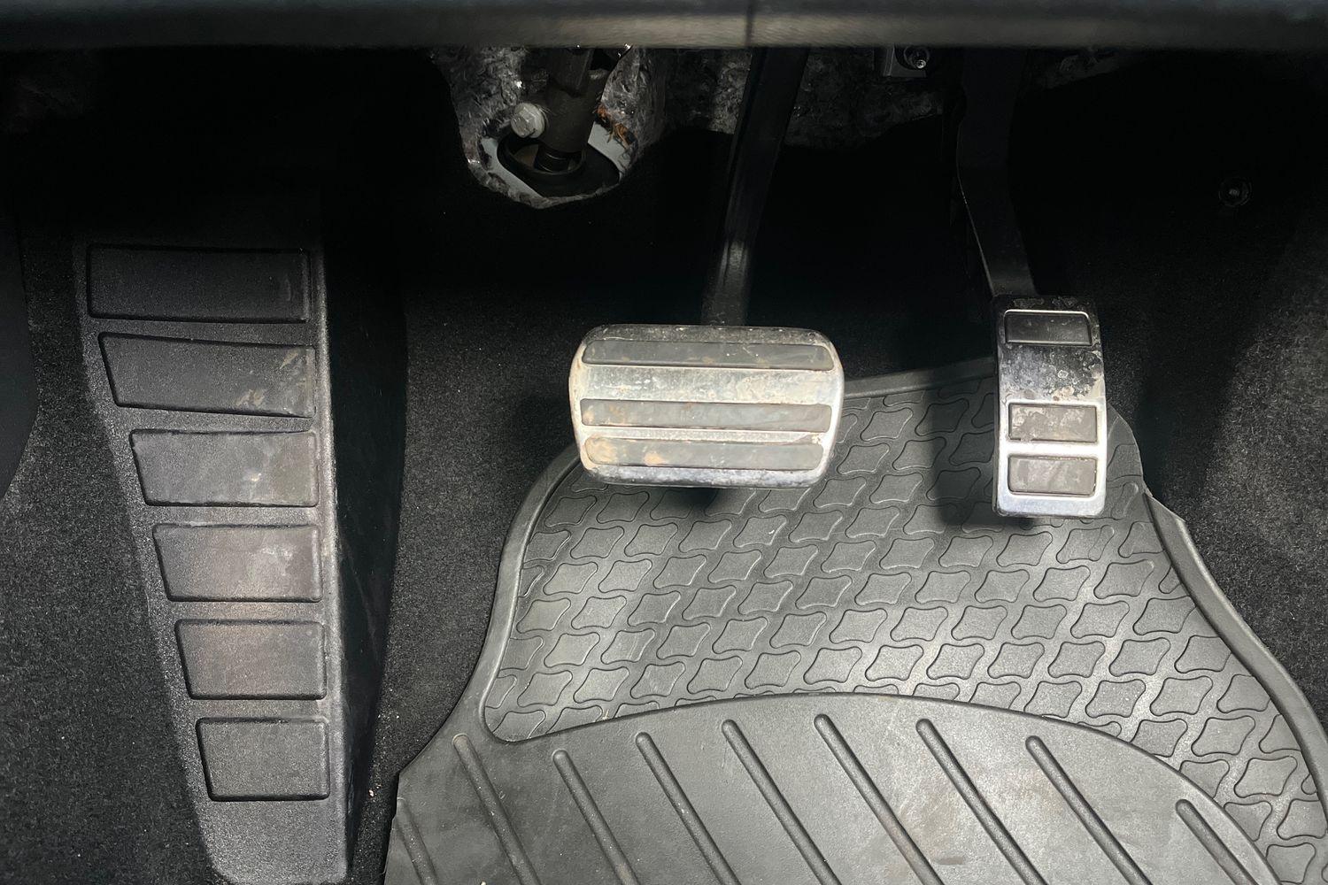 Ford KUGA Photo 28