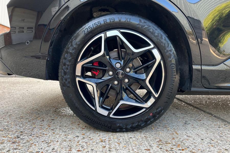 Ford Kuga Photo autoimg-9f7f1cf47f790426d04d0348655c9d0346a31e89.jpg