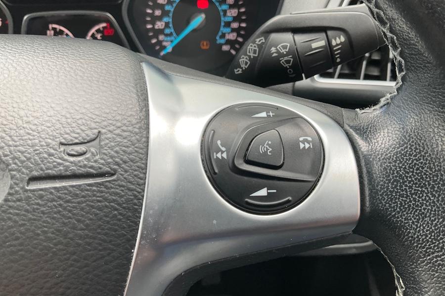 Ford KUGA Photo autoimg-9f7fa84279131859b07cdbc9d966155c5111b3e4.jpg