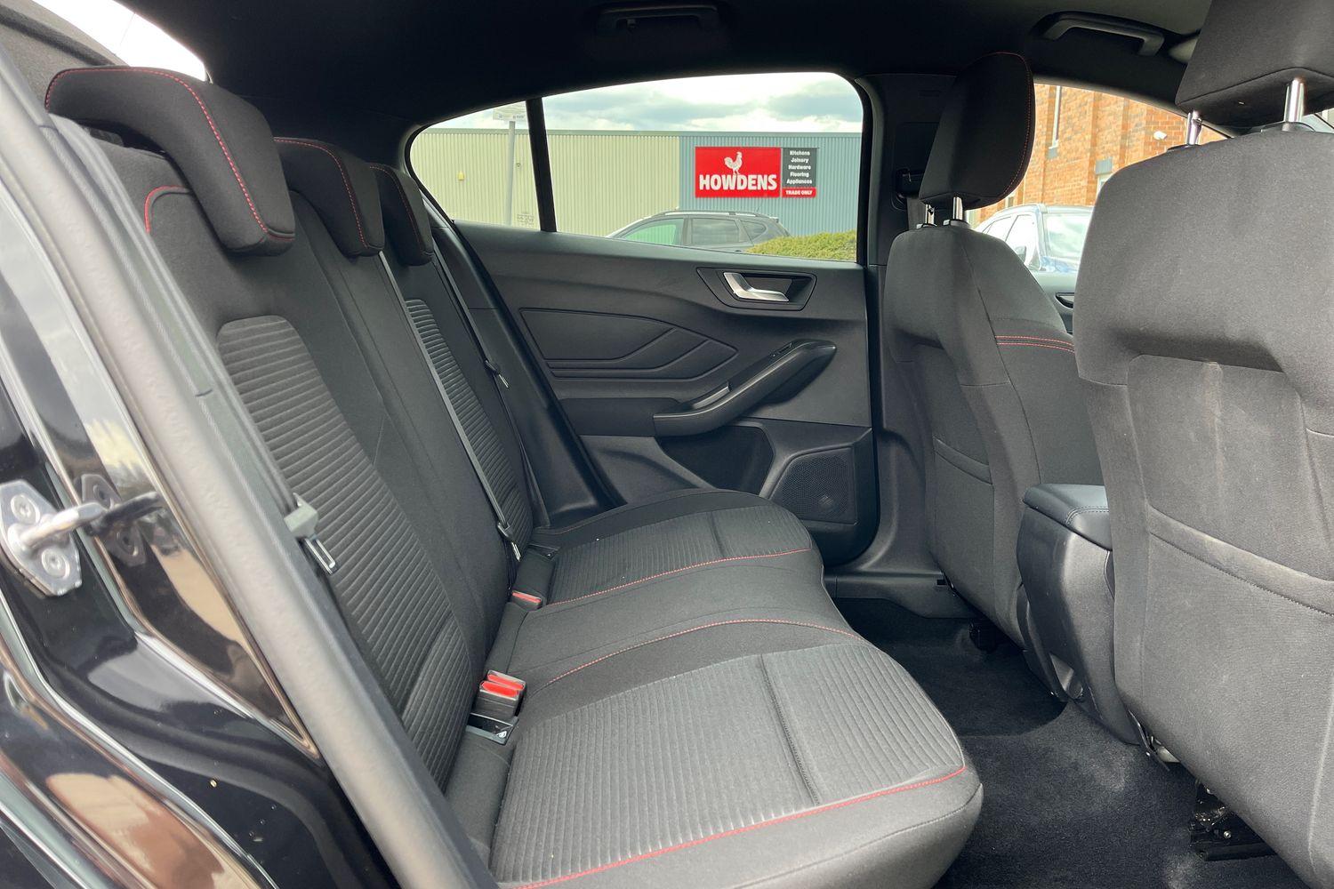 Ford Focus Photo 25