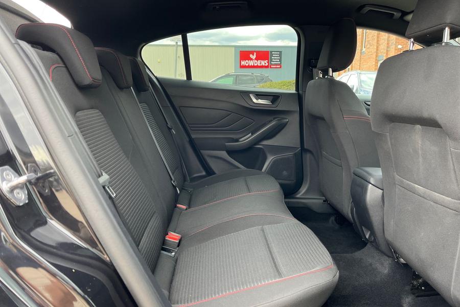 Ford Focus Photo autoimg-9f811ca3dcd2237a94c4ea90b9a9de9e4900ec58.jpg