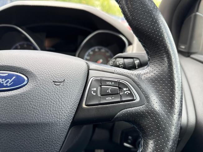 FORD Focus Photo 17