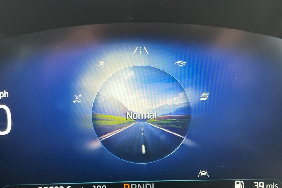 Ford KUGA Photo autoimg-9f868459c23277a234abbb131ba18da7532fecf9.jpg