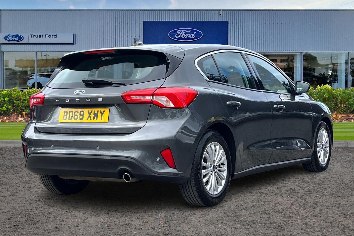 Ford Focus Photo 3