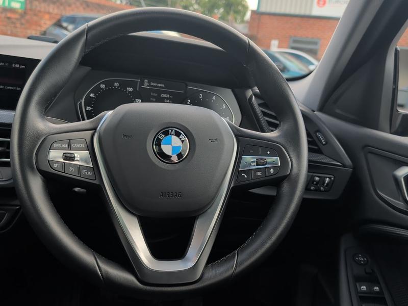 Used BMW 1 Series YG20AEF 32