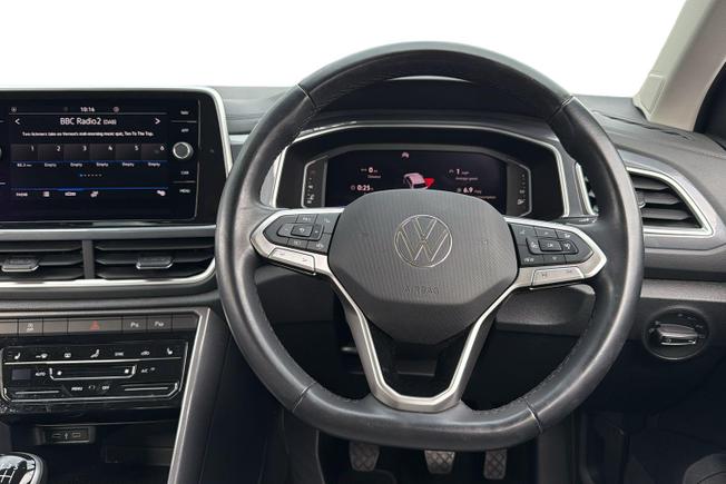 VOLKSWAGEN T-Roc Photo 11