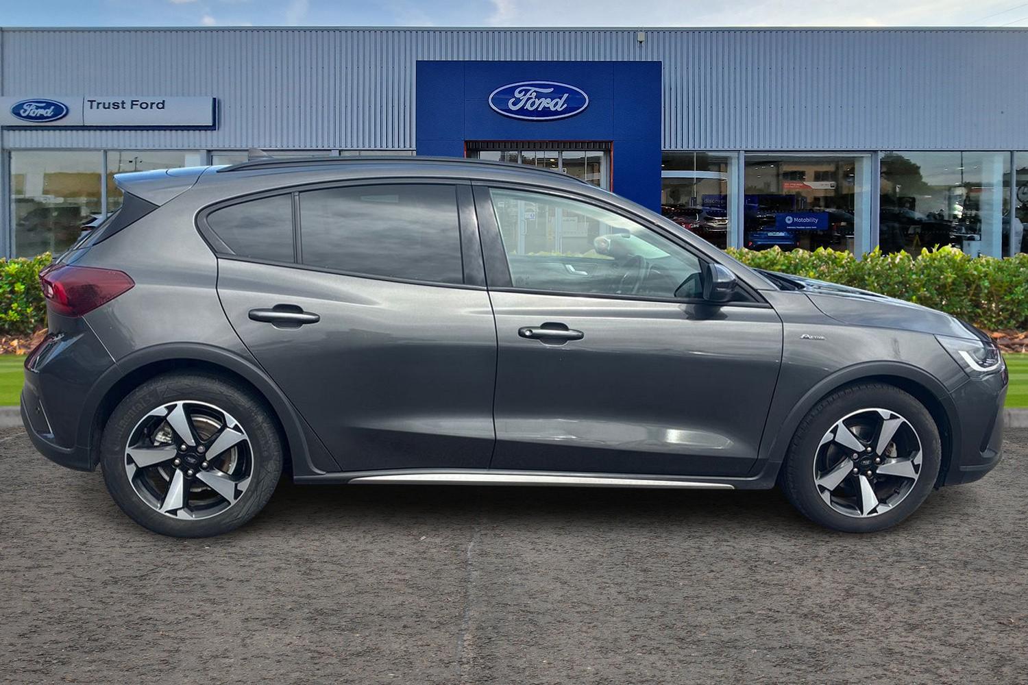 Ford FOCUS Photo 2