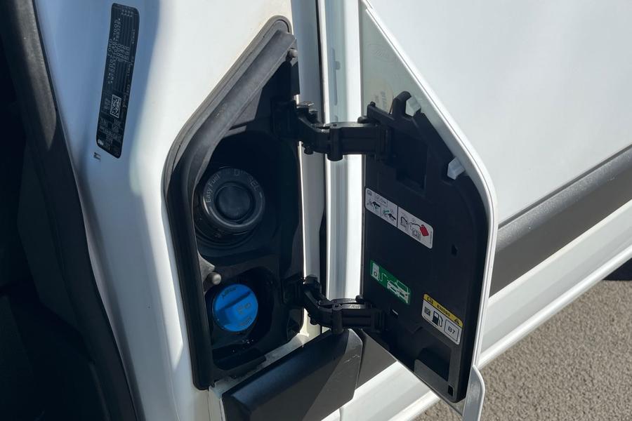 Ford TRANSIT CUSTOM Photo autoimg-9f8e882725328c11e12dee8cac0379c94f4dcdcc.jpg