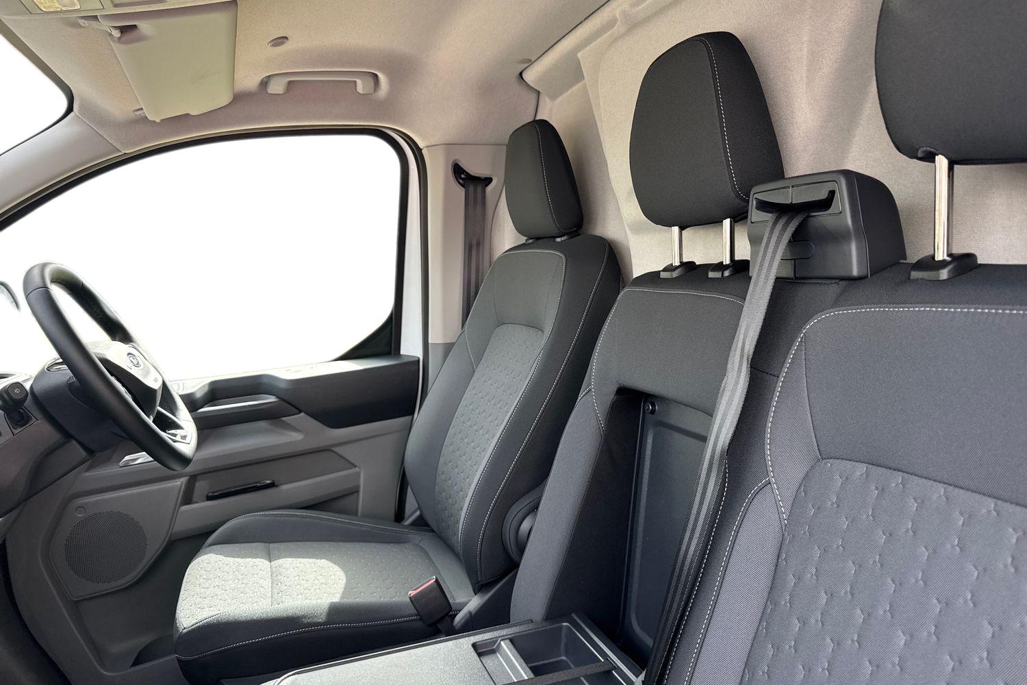 Ford E-TRANSIT CUSTOM Photo 10
