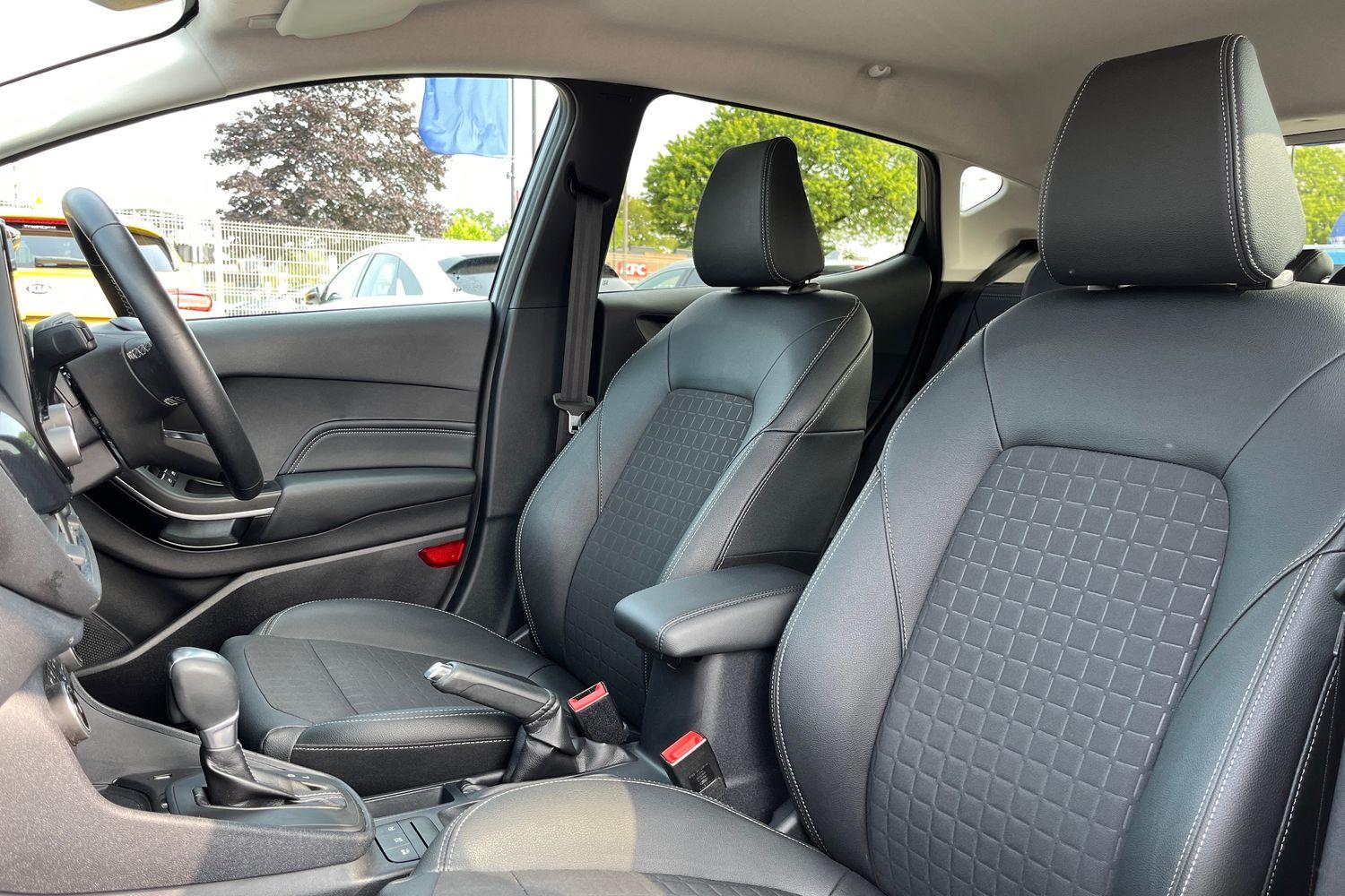 Ford Fiesta Photo 18