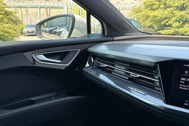 AUDI Q4 E-Tron Photo 35