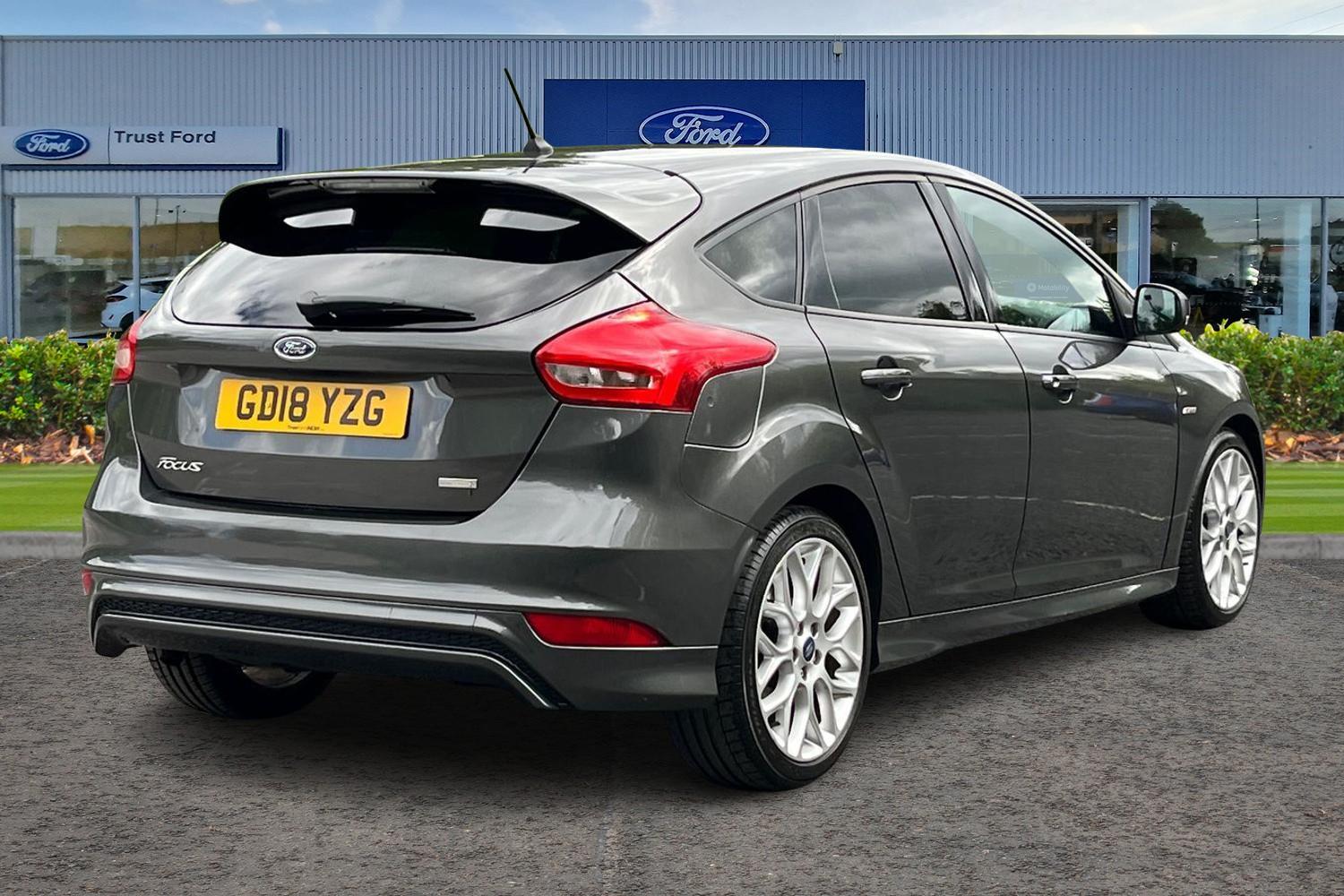 Ford FOCUS Photo 3