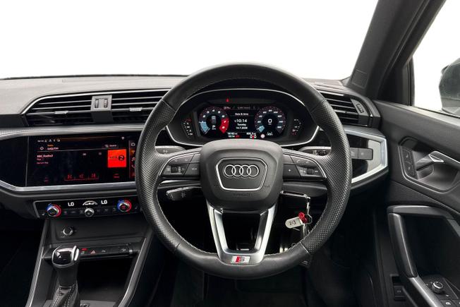 AUDI Q3 Photo 11