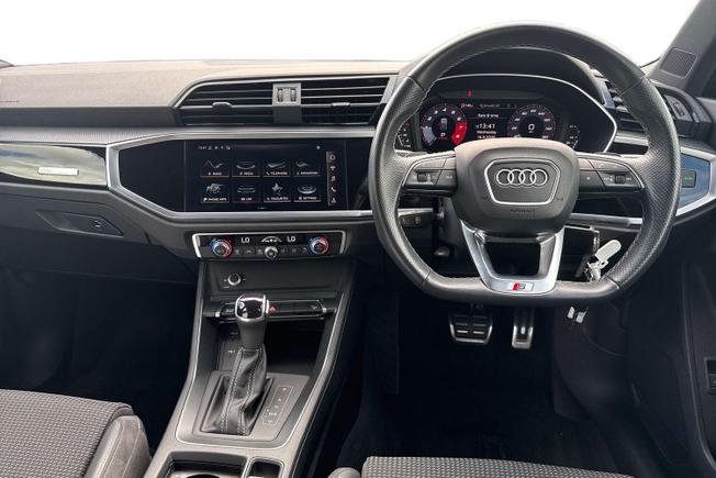 AUDI Q3 Photo 11