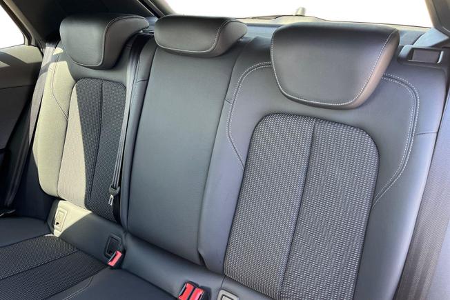 AUDI Q2 Photo 9
