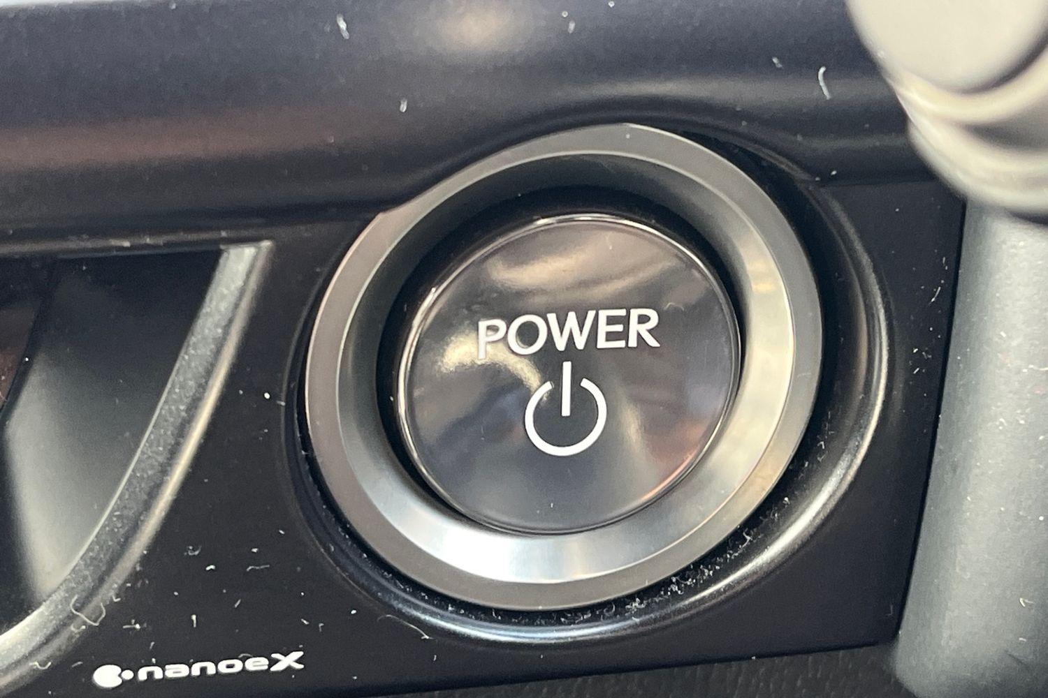 Lexus UX Photo 25