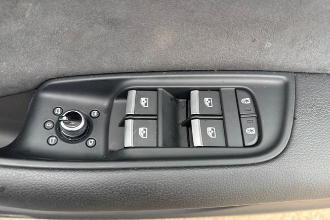 AUDI Q7 Photo 35