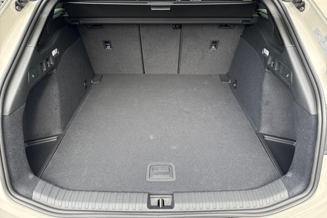 AUDI A6 E-Tron Avant Photo 12