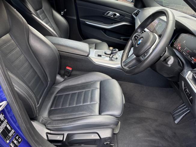 BMW 3 Series Photo 28