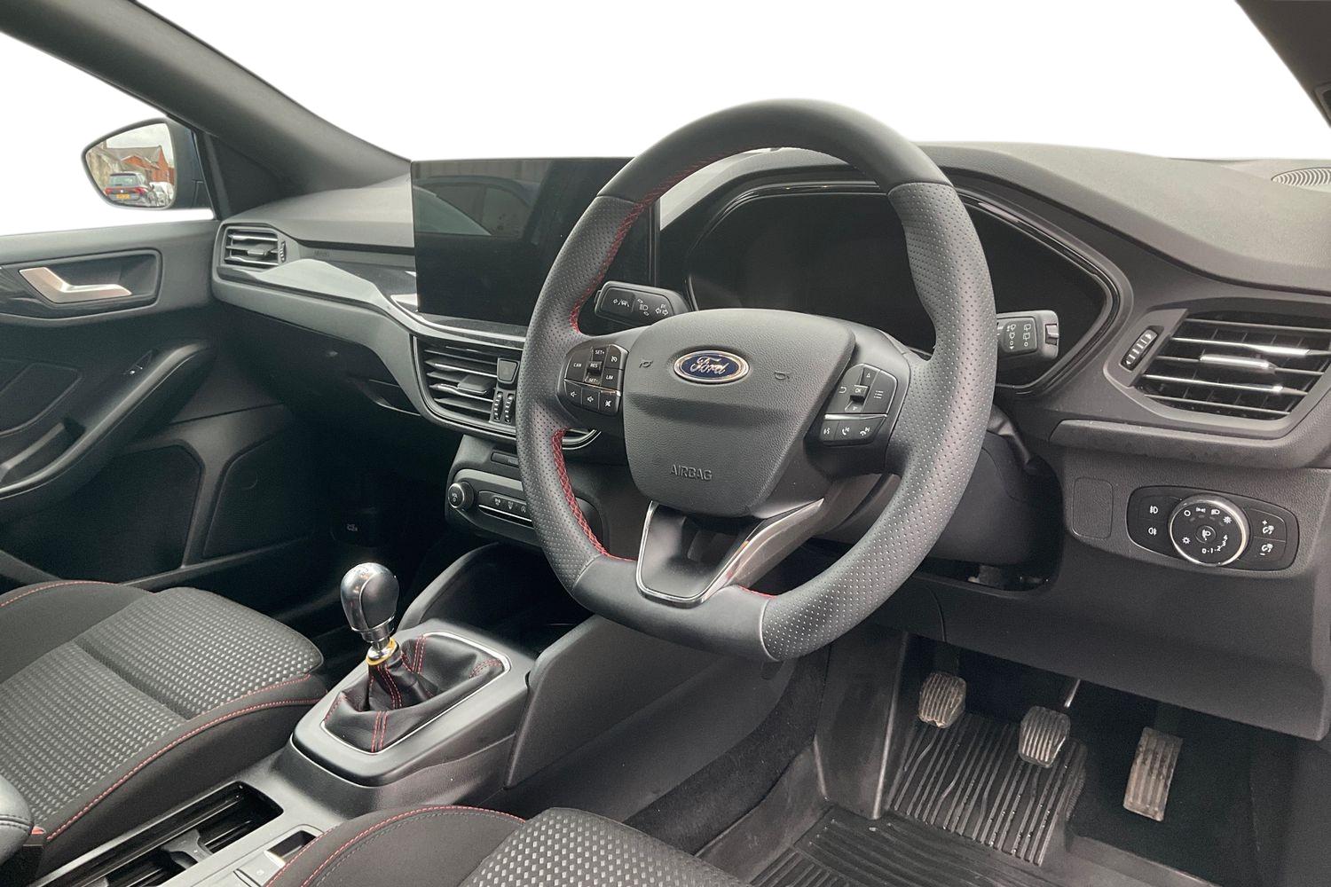 Ford Focus Photo 8