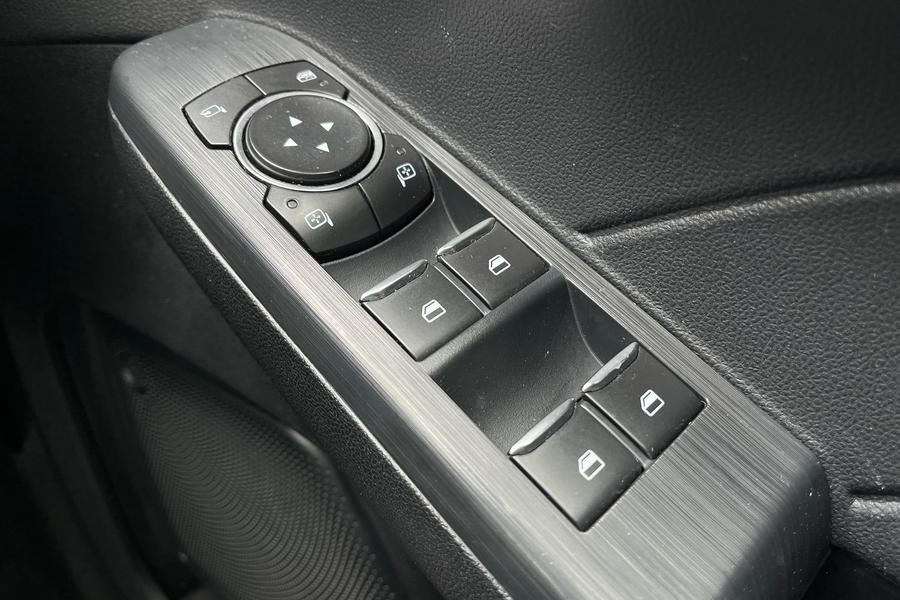 Ford Kuga Photo autoimg-9fb08716527047fc61fe0c7042f6f7b78de2e8ff.jpg