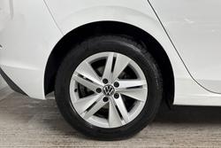 VOLKSWAGEN Golf Photo 5