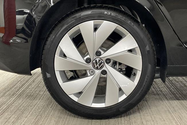 VOLKSWAGEN Golf Photo 5