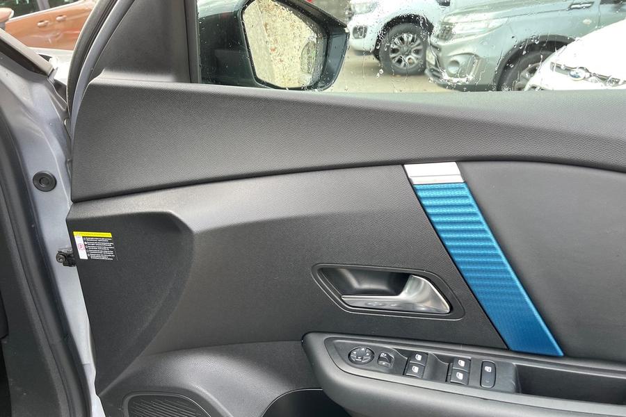 Citroen C4 Photo autoimg-9fb19051a47e3933cbd98bfa2f16880cf9652c12.jpg