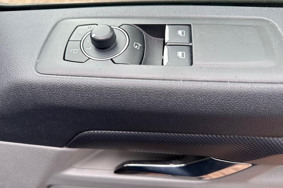Ford TRANSIT CUSTOM Photo autoimg-9fbbb65916ced39ee5a6a32211e2cd684e8f3f6d.jpg
