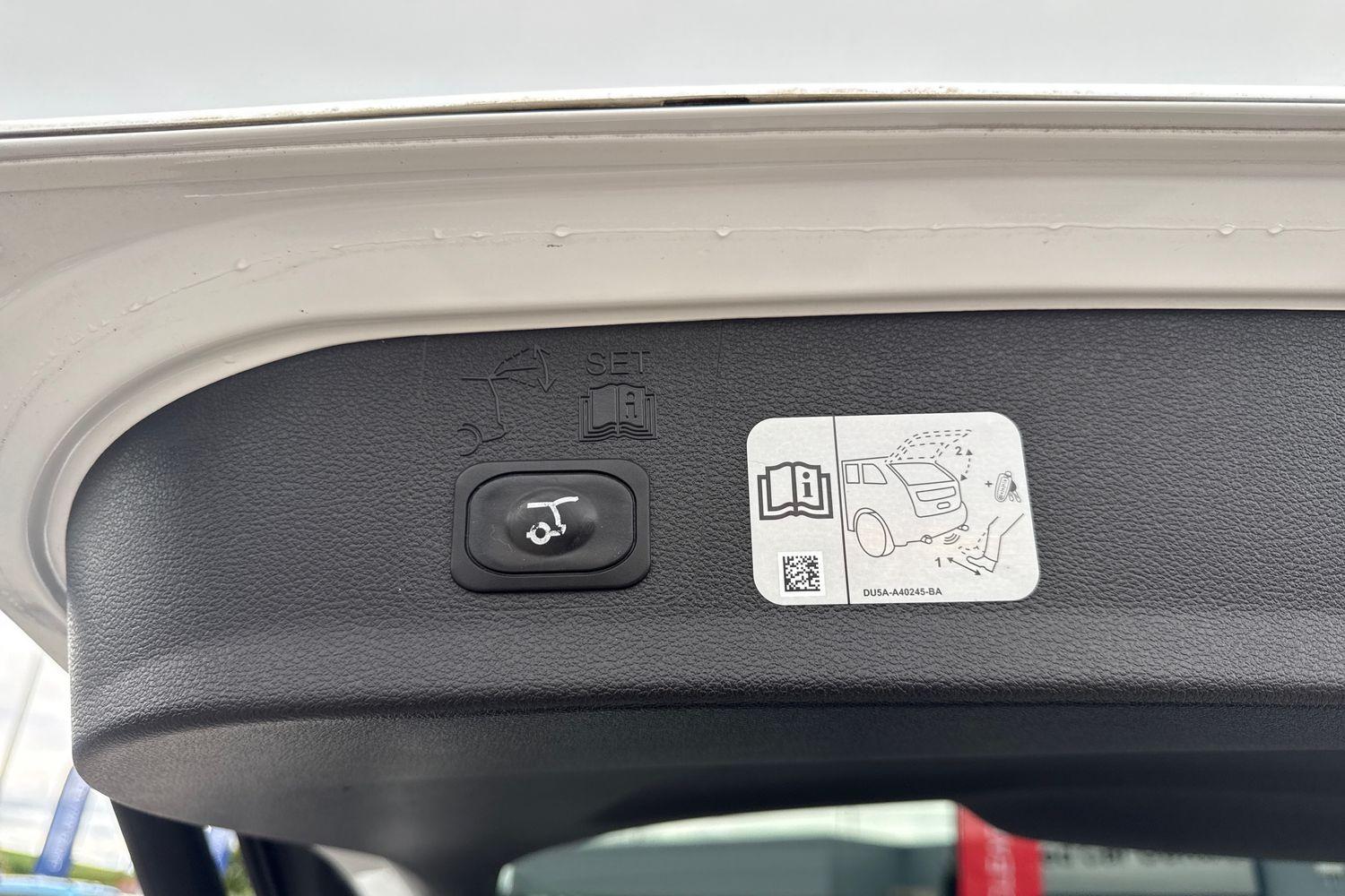 Ford KUGA Photo 38