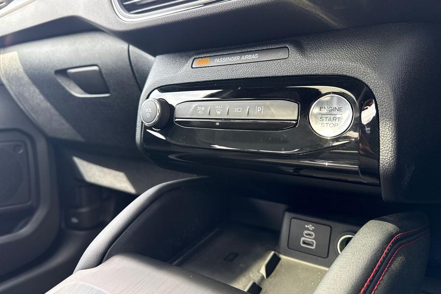Ford Kuga Photo autoimg-9fbd8ead5b336dd92d8306818bf77d446d6498aa.jpg