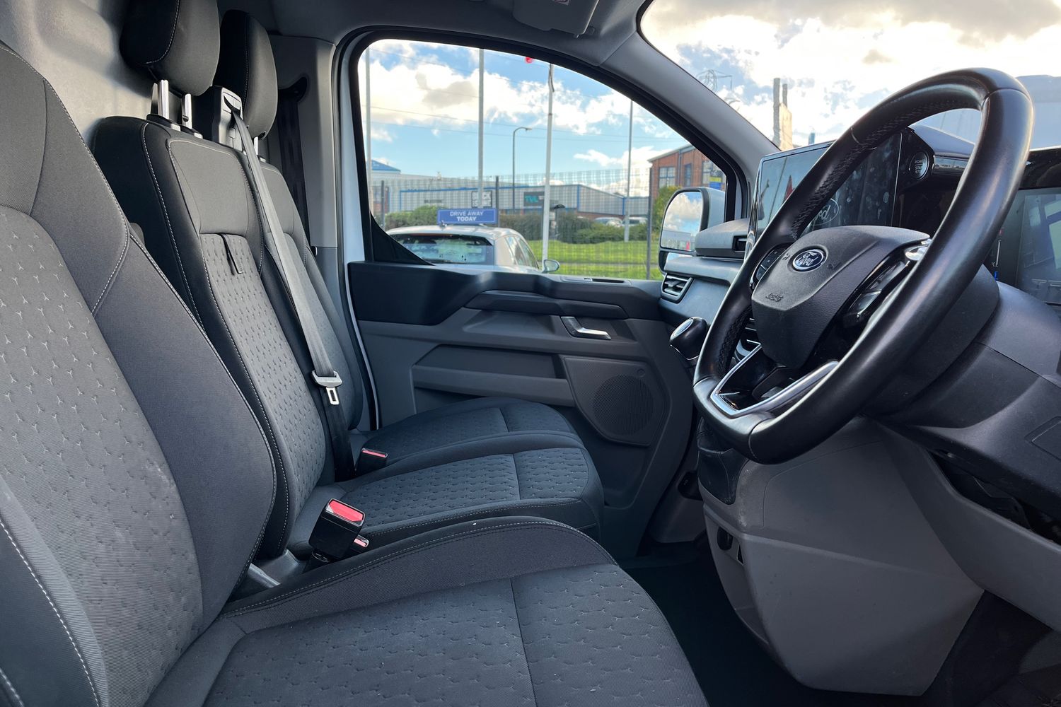 Ford TRANSIT CUSTOM Photo 27