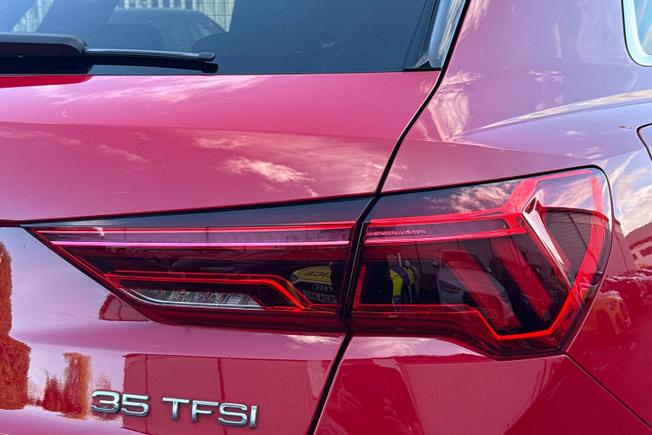 Audi Q3 Photo 18