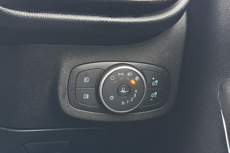 Ford FIESTA Photo autoimg-9fc576ea7e724d0310edd11cef7332767b54482f.jpg