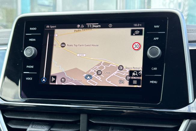 VOLKSWAGEN T-Roc Photo 14