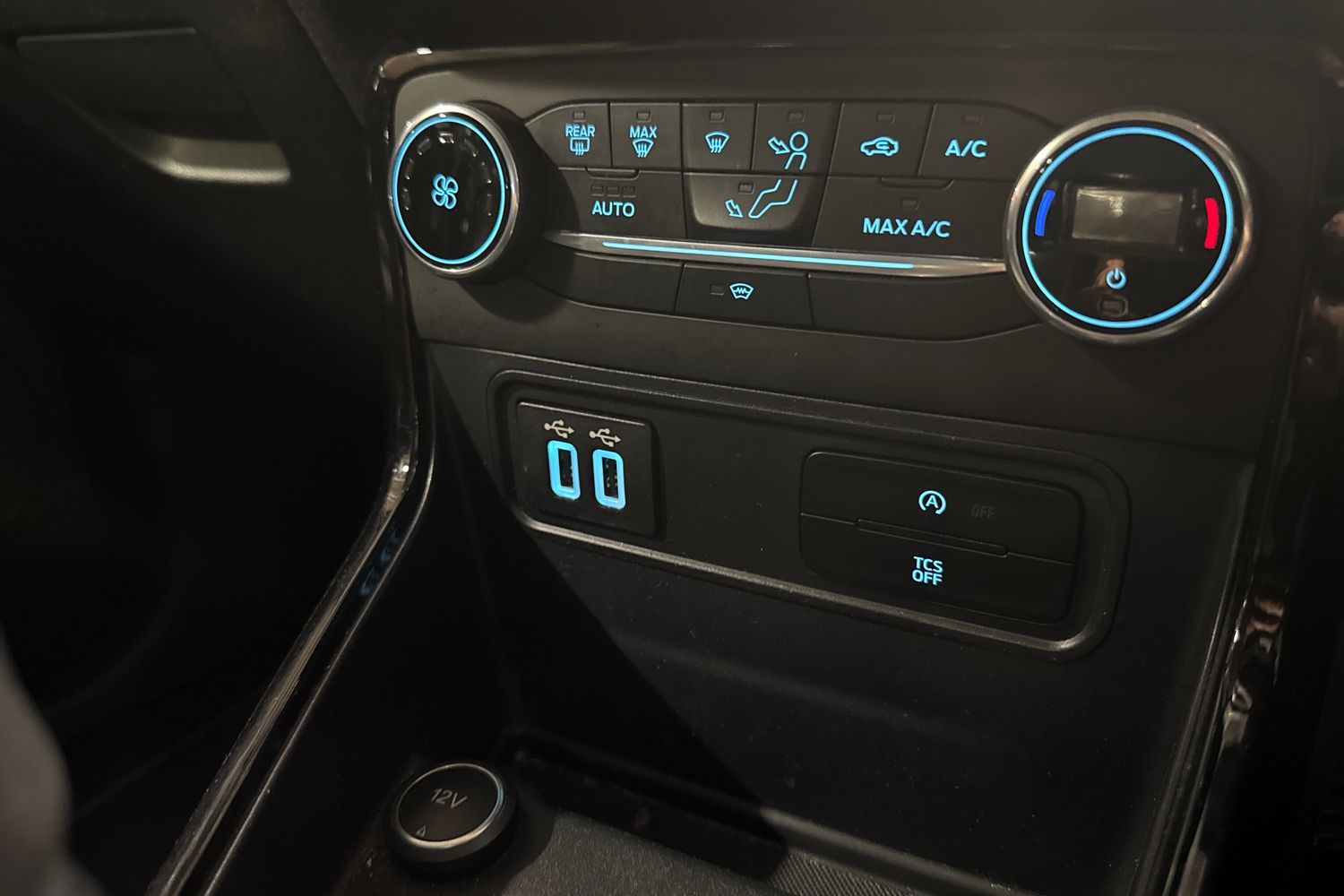 Ford ECOSPORT Photo 30
