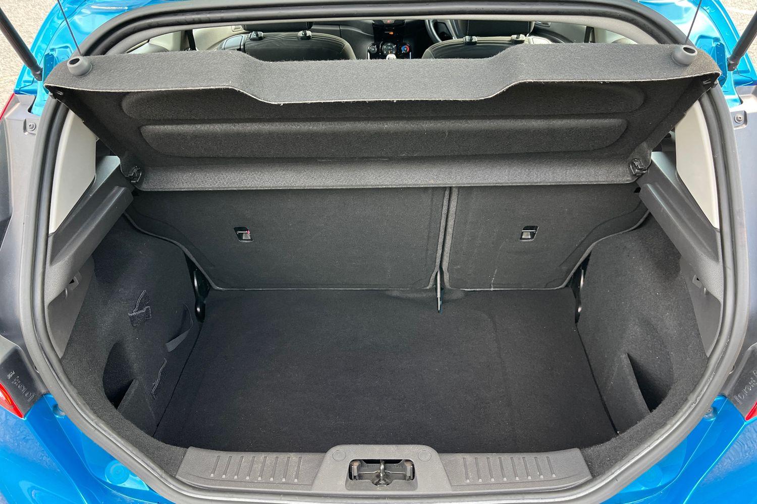 Ford FIESTA Photo 20