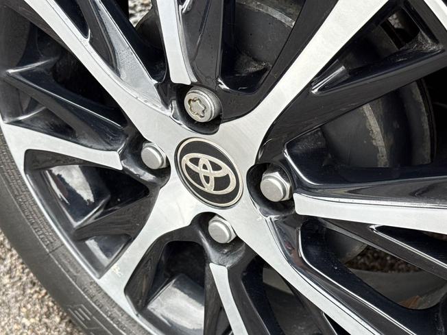 TOYOTA Yaris Photo 25