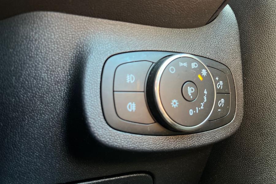 Ford FIESTA Photo autoimg-9fd1adca15168653fd65460323ae2793bfd34f56.jpg