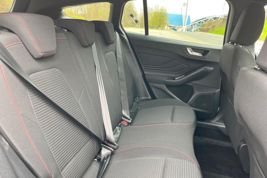 Ford FOCUS Photo autoimg-9fd54efc5453794e9a0dac4f150a47f4ffee7d45.jpg