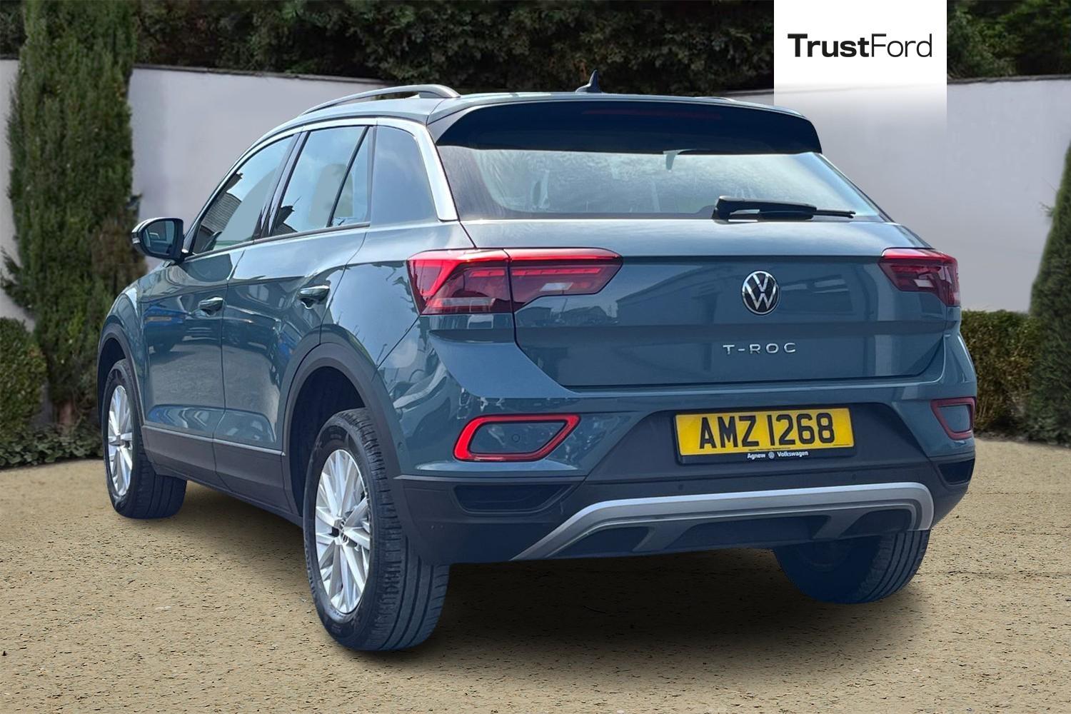 Volkswagen T-ROC Photo 1