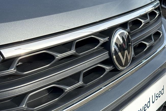 VOLKSWAGEN T-Roc Photo 26