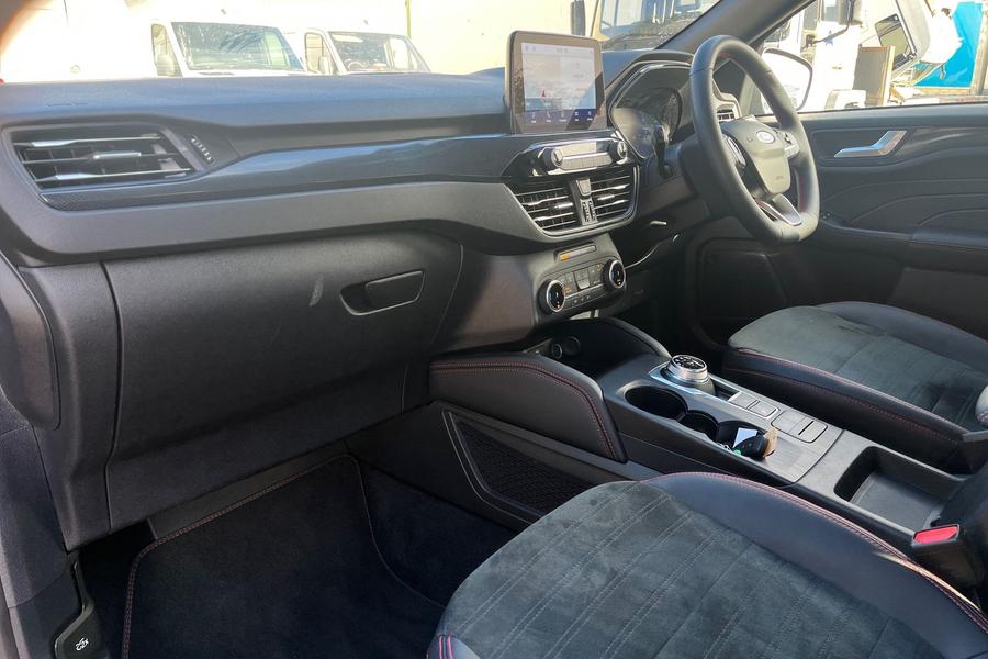 Ford KUGA Photo autoimg-9fe248fa2fcfb0f0dc3f42f26ecccb4d814199a2.jpg