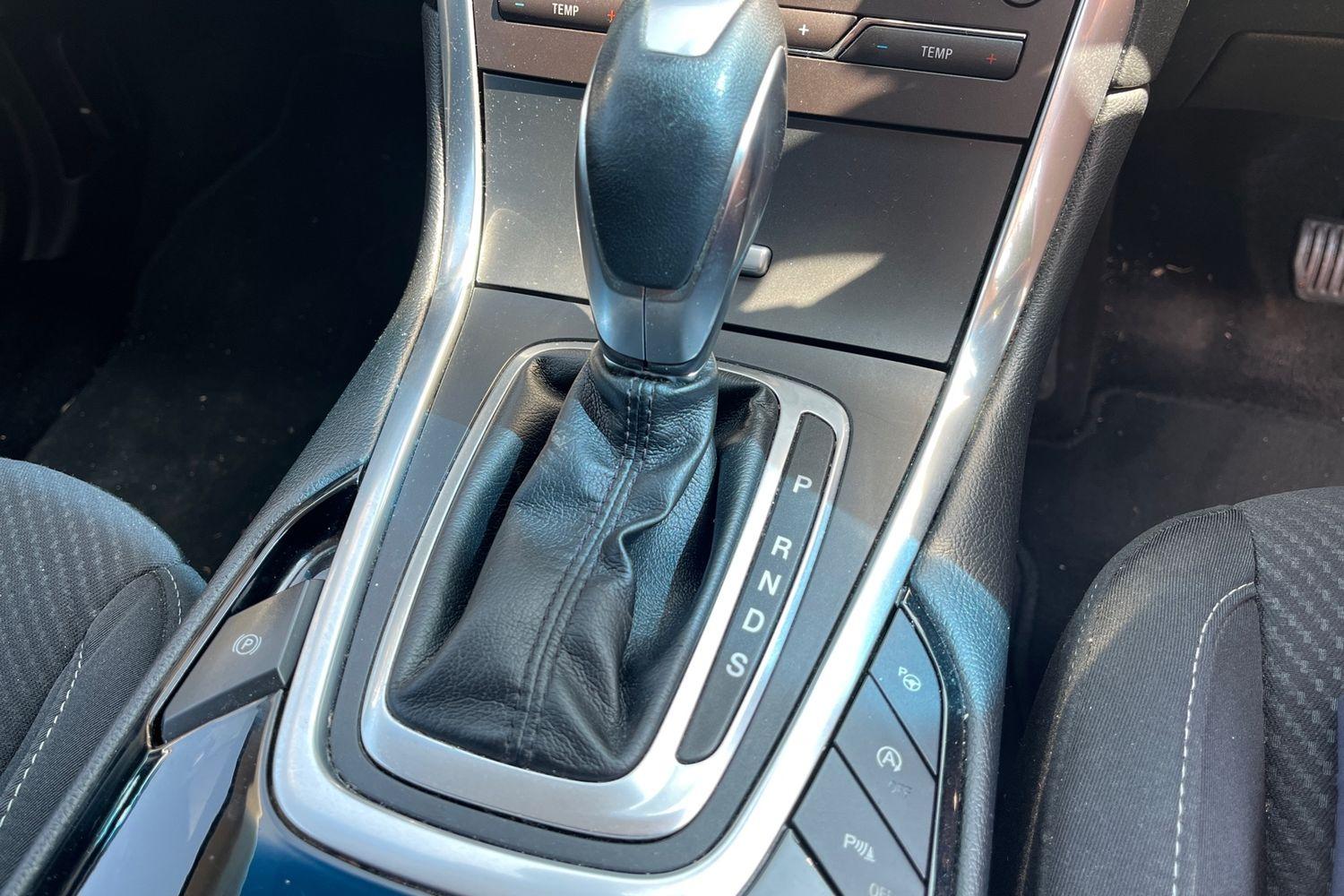 Ford EDGE Photo 35