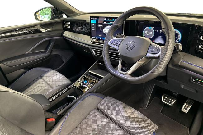 VOLKSWAGEN Tiguan Photo 6