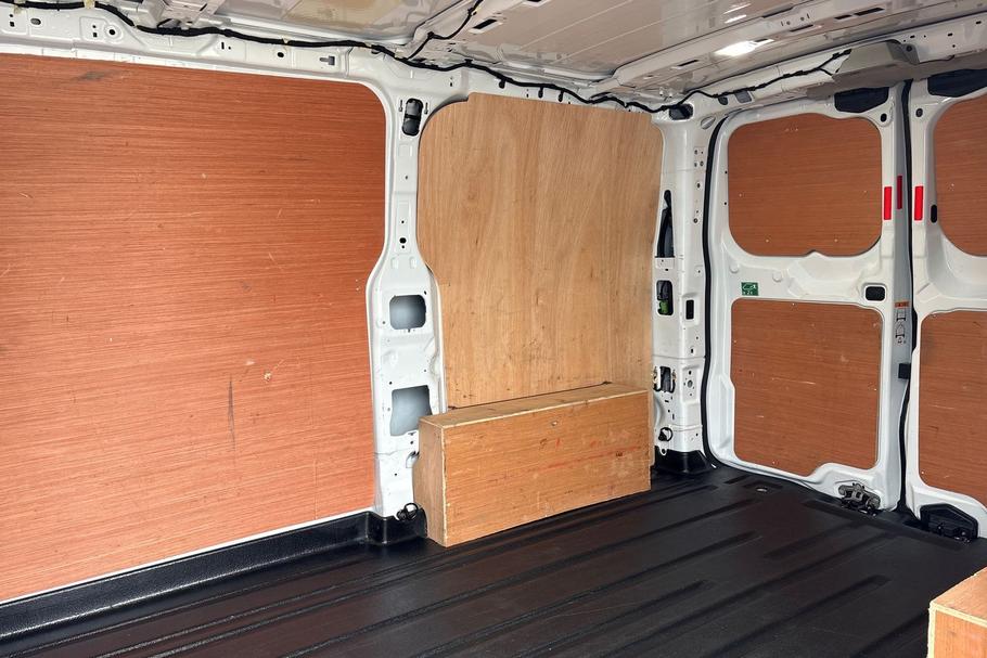 Used Ford TRANSIT CUSTOM DS24ZYO 4