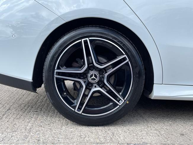 MERCEDES-BENZ CLA Photo 5